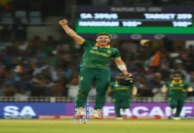 IND vs SA, दूसरा ODI : मार्करम के शतक से साउथ अफ्रीका ने 1-1 से सीरीज बराबर किया दक्षिण अफ्रीकी खिलाड़ी जीत के बाद हवा में कूदकर जश्न मनाते हुए।”